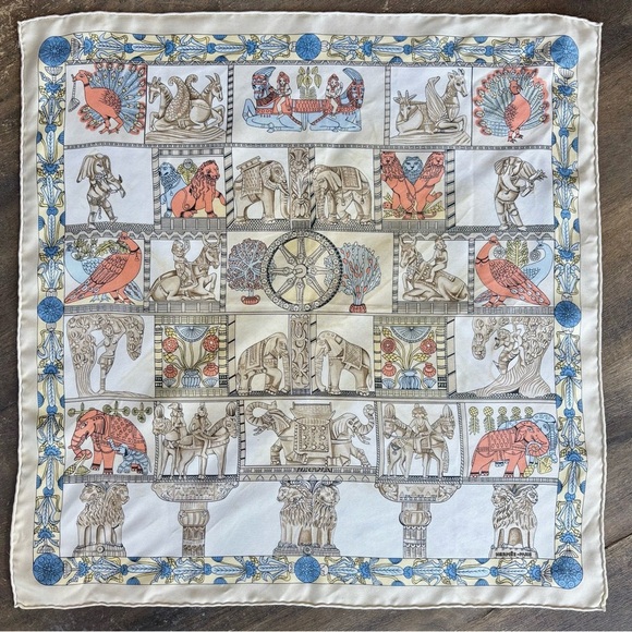 HERMÈS 100% Silk Scarf Carre 45 Toran Tower Gate
Elephant Light Grey Silk - Picture 2 of 11